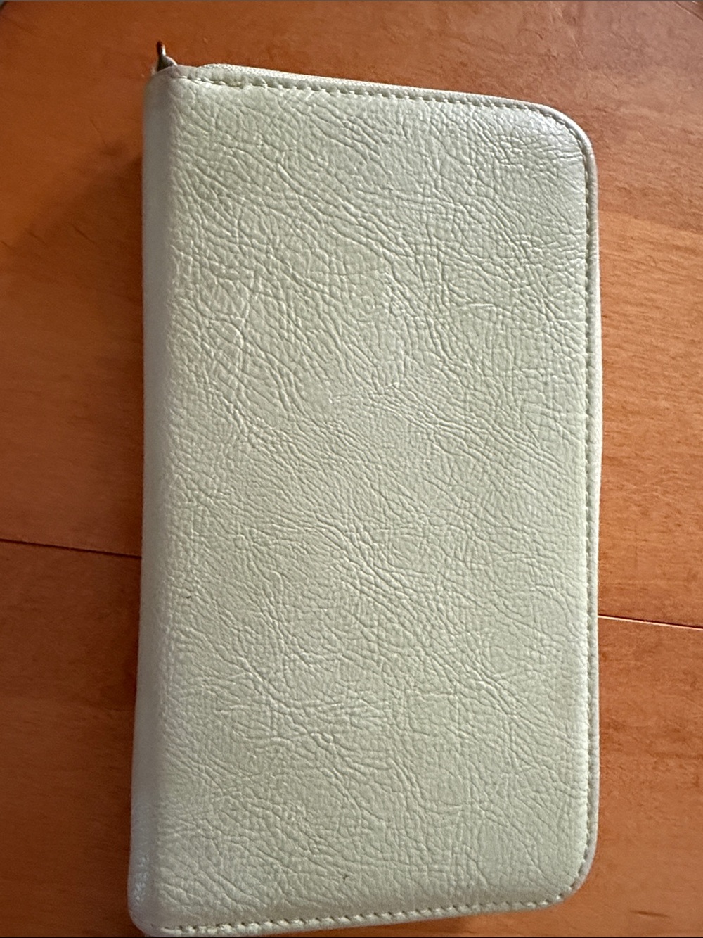 thirty-one Slim Zip Wallet Phone Case - Cream